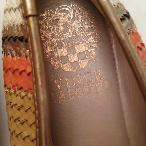 Vince Camuto ballet flats. Like New Size 8 Women's - Picture 2 of 5